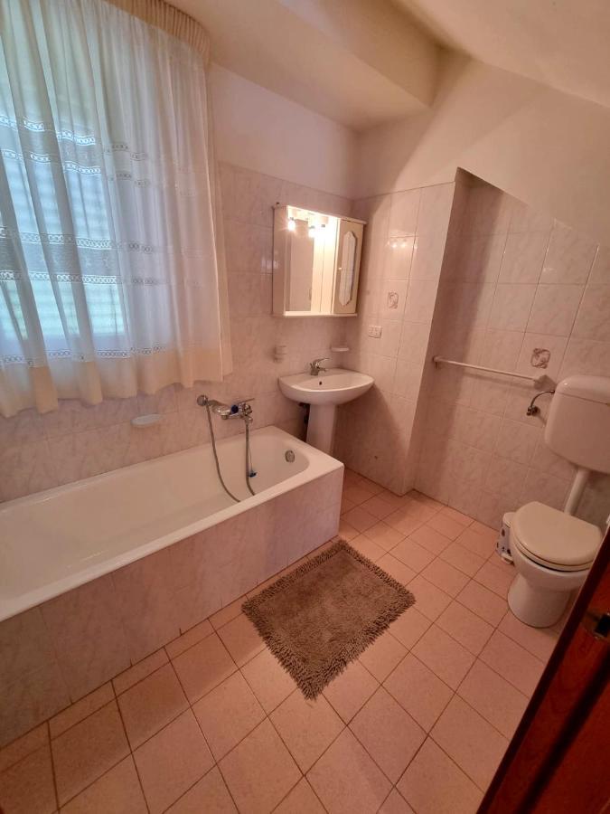 Апартаменты Casa Tritone Маццео Экстерьер фото